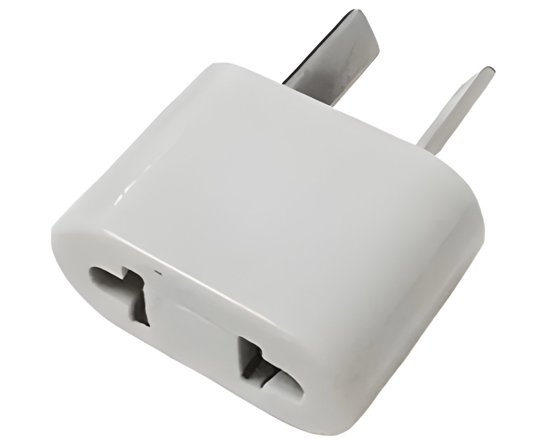 ADAPTADOR 2 ESPIGAS RECTAS 110V A 2 PATAS CRUZADAS 220V BLANCO